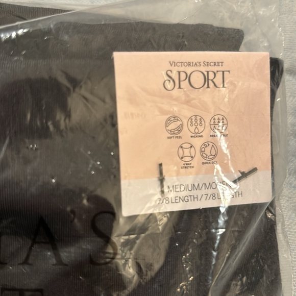 NWT VICTORIA'S SECRET VS Essential High-Rise Pocket Leggings. - Picture 5 of 5